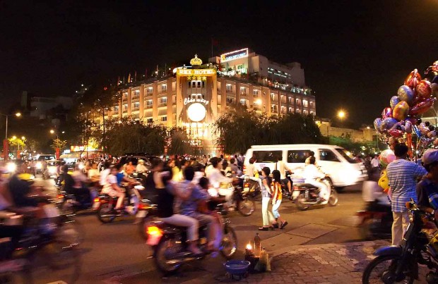 SaigonNight Saigon street scene at night.
