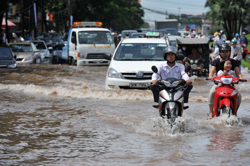 Hanoi Under Water: Understanding Flood Problem in Vietnam